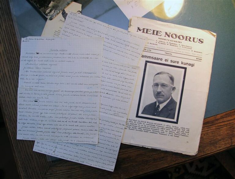 On omamoodi sümboolne, et 73 aasta tagune ajakirjanumber, mille vahelt käsikiri möödunud nädalal leiti, oli pühendatud kirjaniku surmale ning kandis loosungit „Tammsaare ei sure kunagi”. Fotod: Raivo Juurak