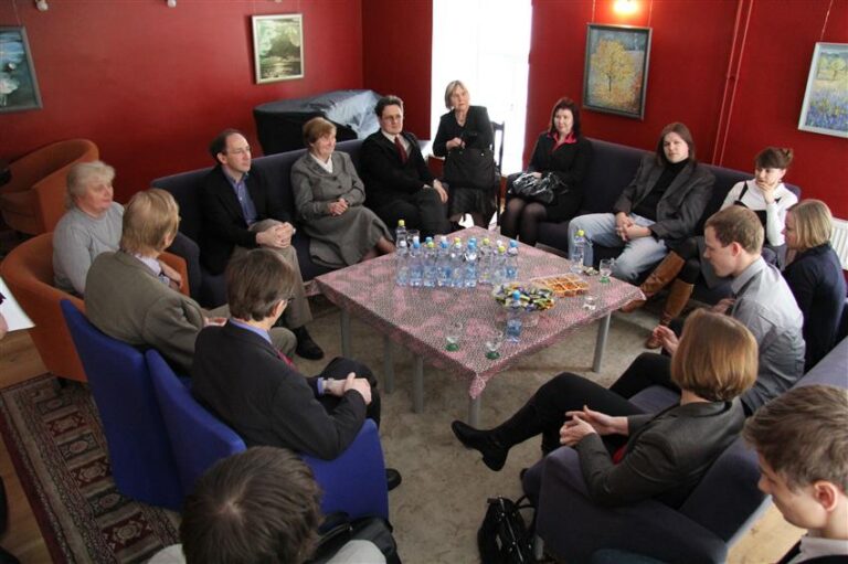 Arvutipõhise õppe pilootprojektis osalejate nõupidamine Gustav Adolfi gümnaasiumis 11. veebruaril. Fotod: Raivo Juurak