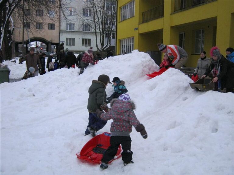 Planeedi Mudila lastesõime vastlapäev