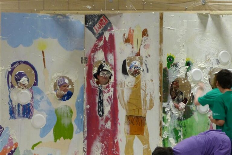 Piipäeva finaalis olid nõus osalema pea kõik kooli õpetajad. Õpilased sihtisid eelkõige oma lemmikõpetajaid. Fotod: Elina Aslett