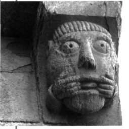 Sama tegelane  Trondheimi toomkiriku põhjaportaali kohal, ca 1160.