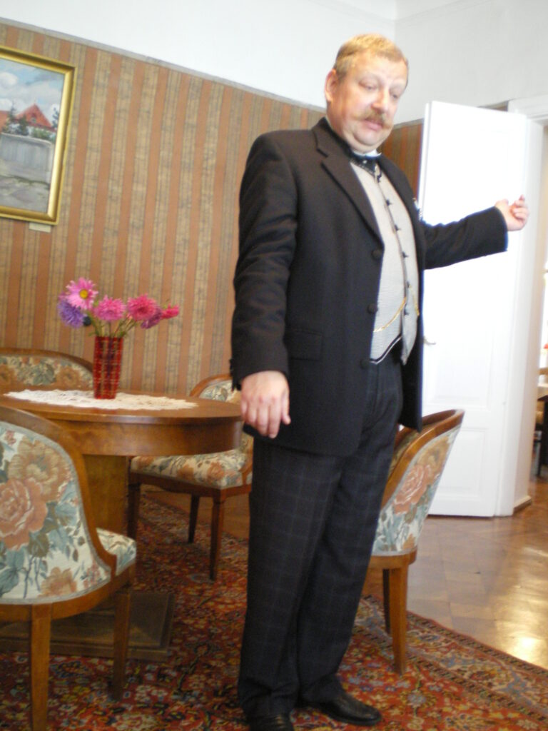 Kirjanikuhärra Eduard Vilde Peeter Kaljumäe kehastuses