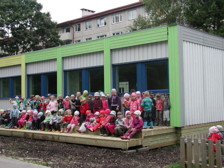 Neljateistkümne rühmaga Lepistiku lasteaiast saab Tallinna suurim  lasteaed. 11. septembril avatakse siin kaks      moodulrühma, kus hakkab käima üle neljakümne lapse. Foto: Tiina Vapper