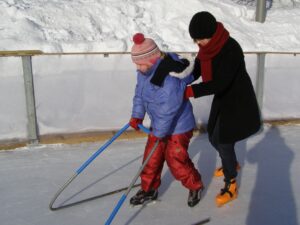 Aktiivne liikumine: Mitu korda aastas viime läbi tervise- ja spordipäevi. Koolipere ühistel ettevõtmistel saab igaüks ennast proovile panna. Kuskil ei puudu õpetaja toetav käsi.