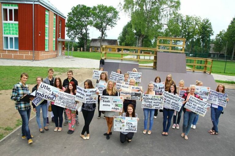 4-1 Illustratiivsed fotod   üle eestiline Varivalimiste flash mob ja ideede kogumine_T_rva noored_foto Ülla Tamm