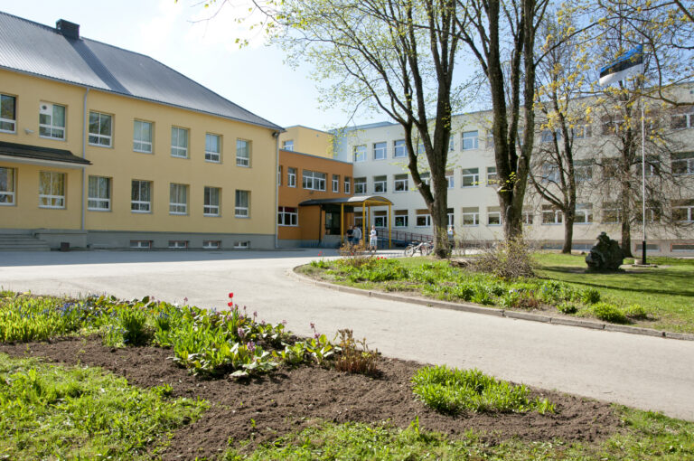 Kose gümnaasiumi peahoone.