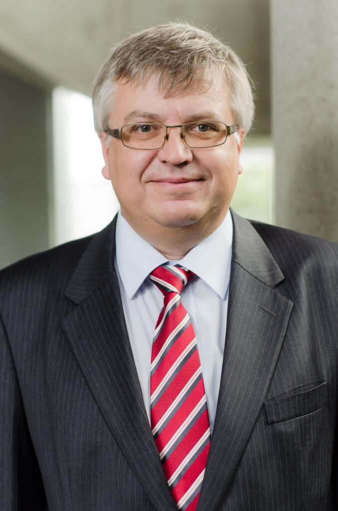 Erki Urva:   IKT rakendamine õppetöös saab alguse koolijuhi toetusest – niisama ei sünni midagi, vaja on eestvedajat ja tuge.