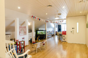 Vaade Iloni imelisele nukuteatrile, akvaariumile ja Bullerby köögile.