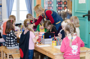 Noored kunstnikud aktsioonis. Fotod: Monica Schneider