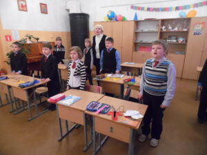 Petseri lingvistilises gümnaasiumis lauldi koos ka eesti laule. Foto: Vally Tamm 