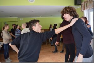 Lavavõitlust õpetas Tanel Saar VAT Teatrist. Pildil harjutavad Marco ja Ricardo Milano trupist.  Fotod: Crislyn Kaarepere