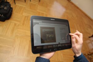 Näituse üks uuendus on tahvelarvutitel töötav programm.