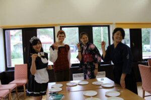 Olgu või suhkrukomm, aga jaapanlased olid ka nende pulkadega  purki tõstmises eestlastest osavamad. Vaid üks eestlane,  Sigrid Sibul oli oma Jaapani paarilisest nobedam.