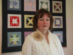 Lasteaia direktor Heda Kala kinnitab, et iga lasteaia suurim rikkus on seal töötavad inimesed. Praegu on lasteaiad sunnitud tööle võtma mis tahes eriala lõpetanud kõrgharidusega inimesi ja hakkama praktikut ise välja koolitama.