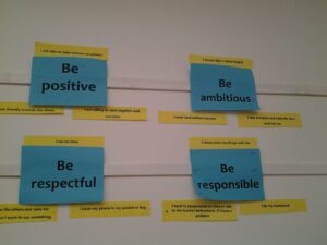 Klassi reegleid meenutades tuletatakse ühtlasi meelde inglise keelt.