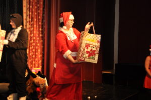 Päkapiku pühapäeval sai kingi iga laps. Foto: erakogu