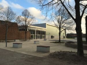 750 õpilasega Skanderborgi gümnaasium.