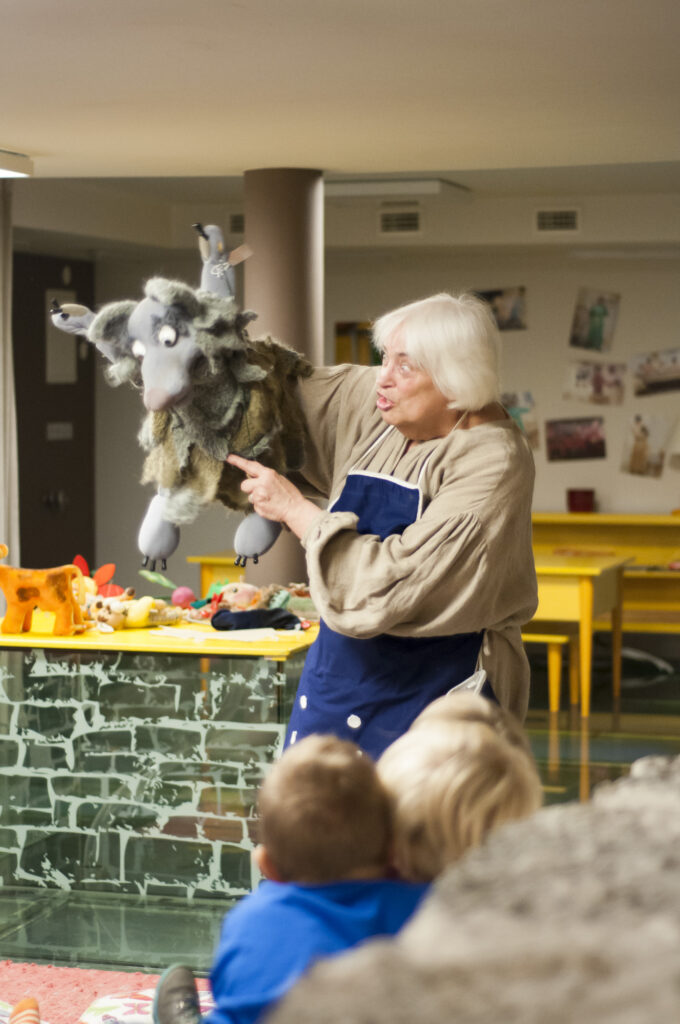 „Kohtumine nukkudega”. Näitleja Helle Laas.