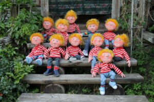 Huvitavaks kogemuseks peab kunstnik Jaanus Vaiksoo aabitsa tegelasest, Jaagupi-nimelisest poisist nuku tegemist. Kokku valmis üksteist nukku.