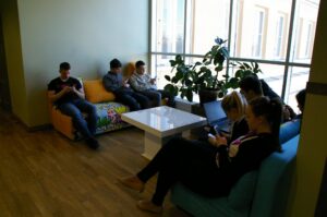 E-etteütlust kirjutati Jaan Poska gümnaasiumis ka nii.