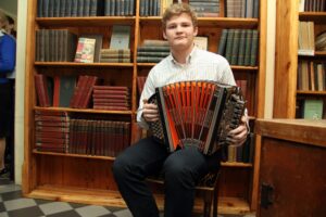 Avamisel mängis lõõtspilli GAG-i õpilane Ott Leitham, kes kooli direktori Hendrik Aguri sõnul on üks Eesti parimatest noortest lõõtspillimängijatest.