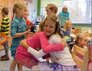 Lapsed teavad väga hästi, et tülisid saab ära hoida ise hea ja järeleandlik olles.