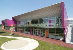 Horvaatia pealinnas Zagrebis külastatud lasteaia Jarun peamaja iseloomustab modernsus, avatus ja valgusküllasus. Pildil üks lasteaia seitsmest hoonest.