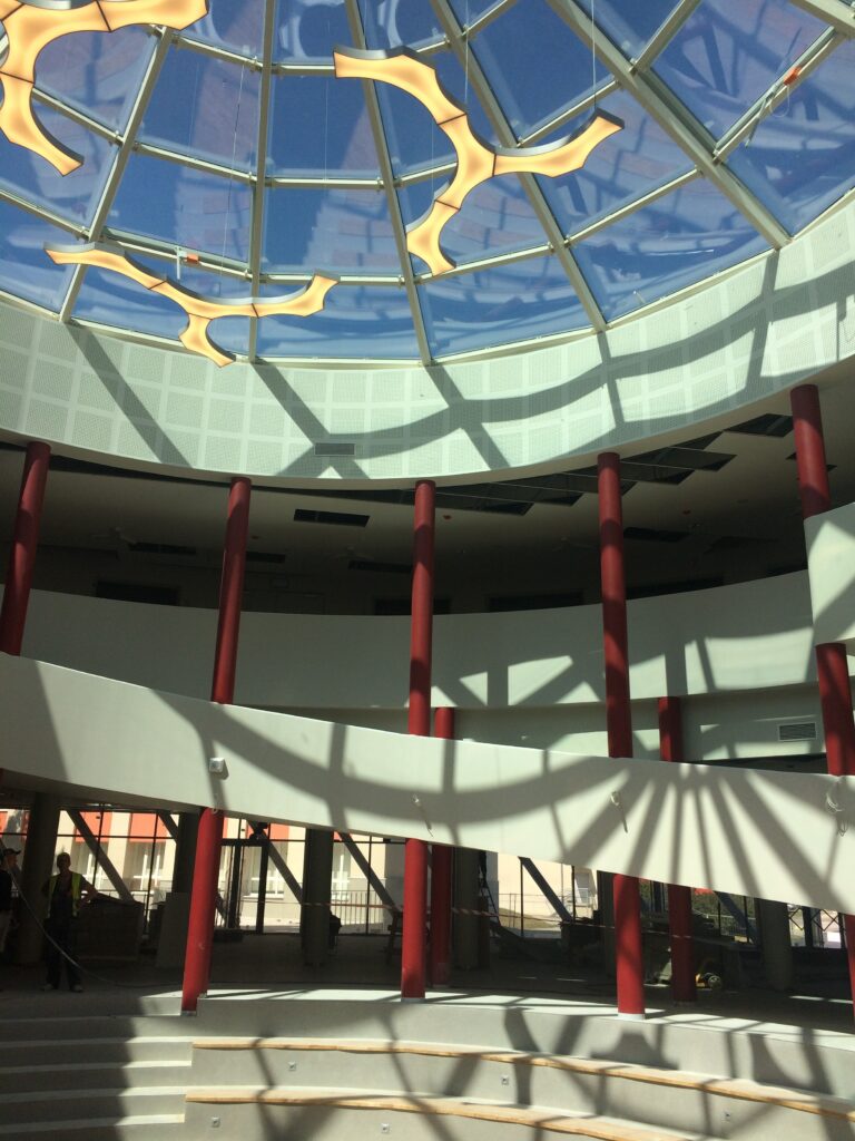 Jõhvi gümnaasiumi aatrium