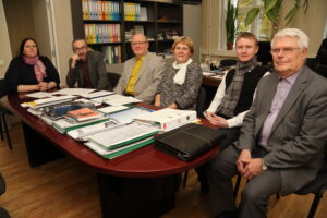 Vestlusringis osalesid Helen Pärk, Marko Levin, Kalle Sammal, Natalja Tšurkina, Andres Ojalill, Ain Saaret. Fotod: Raivo Juurak