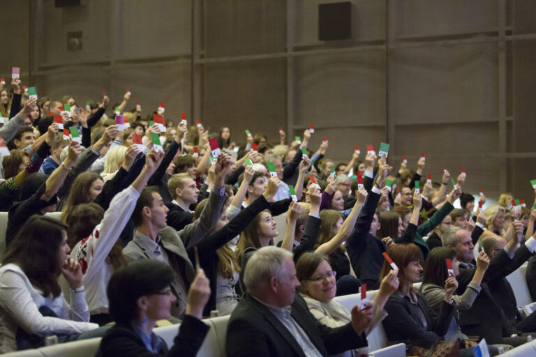 Võistlus "Jugend debattiert international" Varssavis 2014. aastal.
