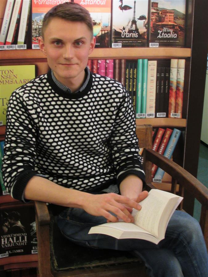 Kaidar Kivistik õpetab inglise keelt kultuuri kaudu