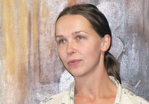 Mitmekihiline, ent kammerlik õuduspõnevik