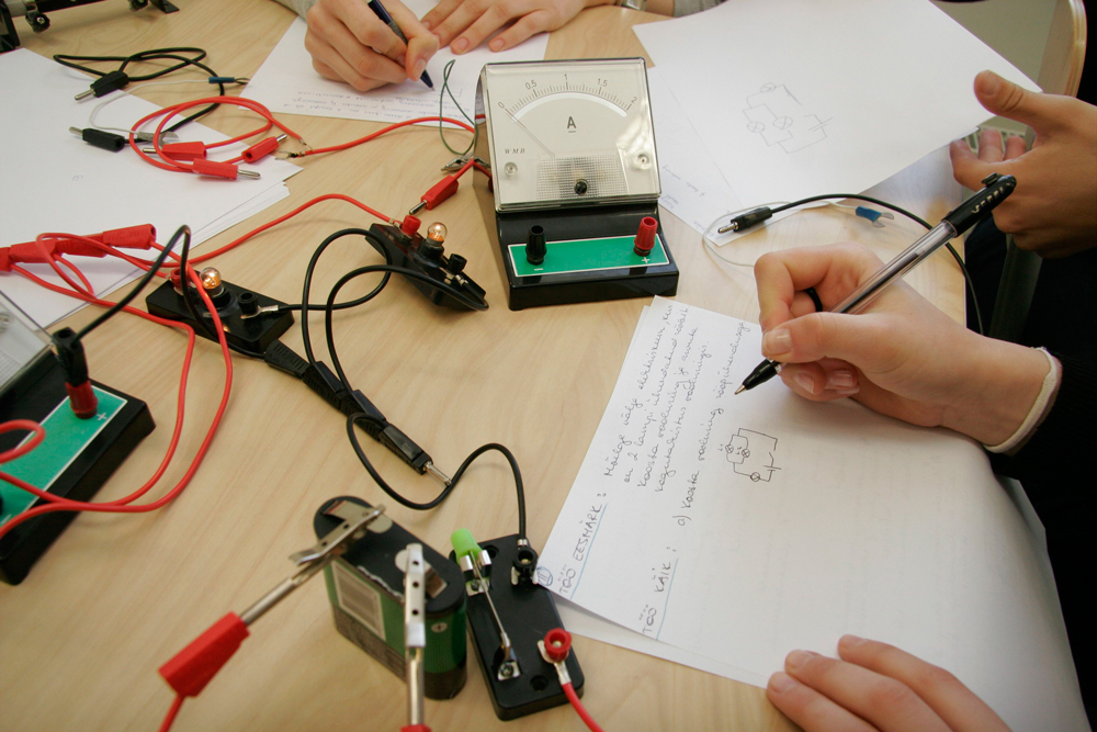 Mis teeb füüsikatunni huvitavaks ehk Füüsikaõpetajad uurivad õpetamist