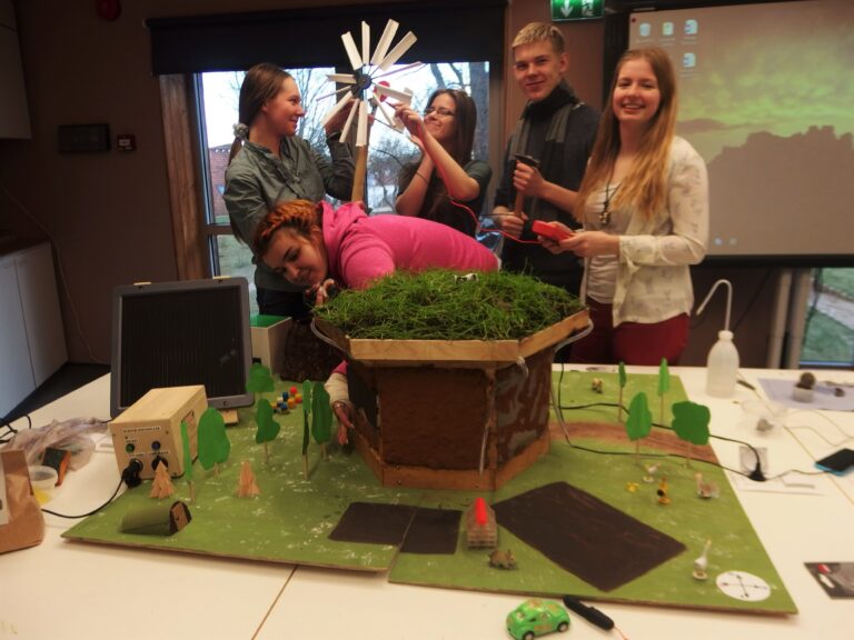 Savimaja komplekti täiendamas.