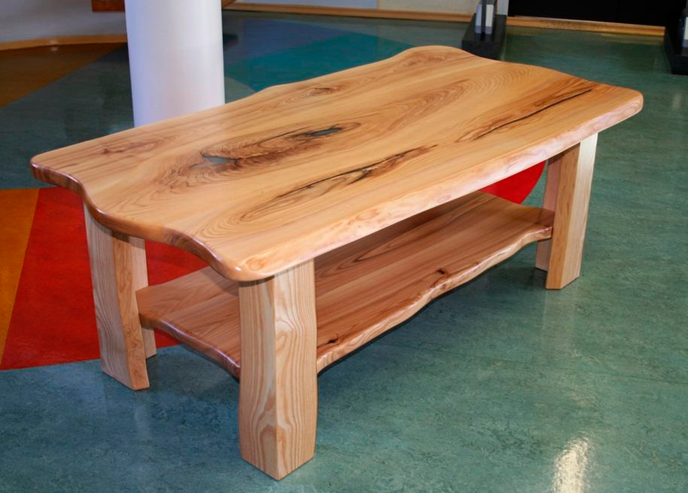 Helendav laud ja peidetud sahtlid