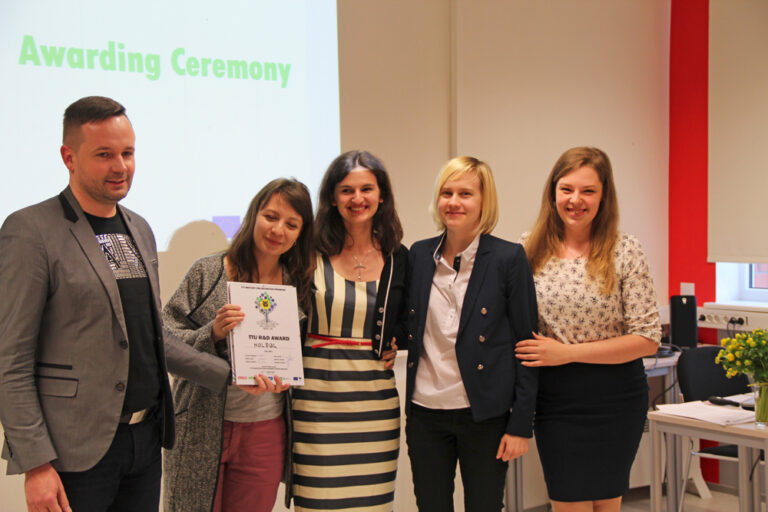 Tiim MoleQL pälvis start-up-ideede konkursil TTÜ teadus- ja arenduspreemia 1000 eurot. Foto: Sirli Jõgi