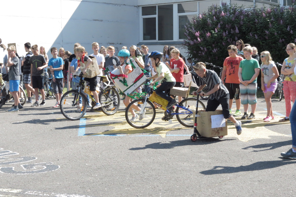 Kooliaasta lõppes majandus­mänguga