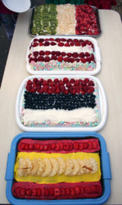 Lippudena kujundatud peotordid. Ülalt alla Itaalia, Läti, Venemaa, Hispaania.