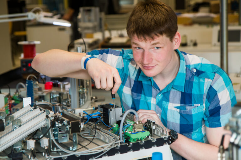 Riivo Rivimets, mehhatroonika eriala õpilane. Foto: Lauri Kulpsoo.