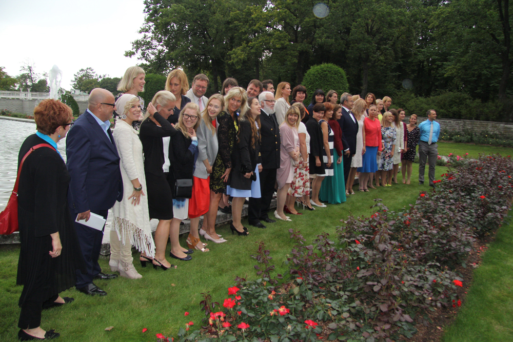 Last kasvatab terve küla