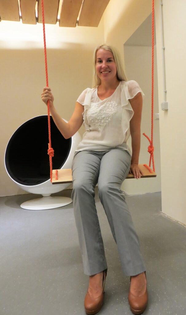 Teeb pai ja puhub haigele näpule