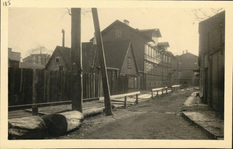 Vaikelu Härjapea kallastel.