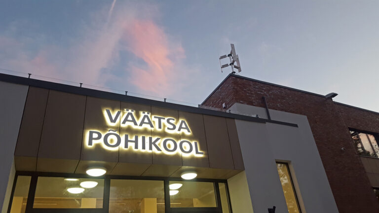 Üleval müürinurgal pole antenn, vaid püstine tuulegeneraator. Fotod: Lauri Läänemets