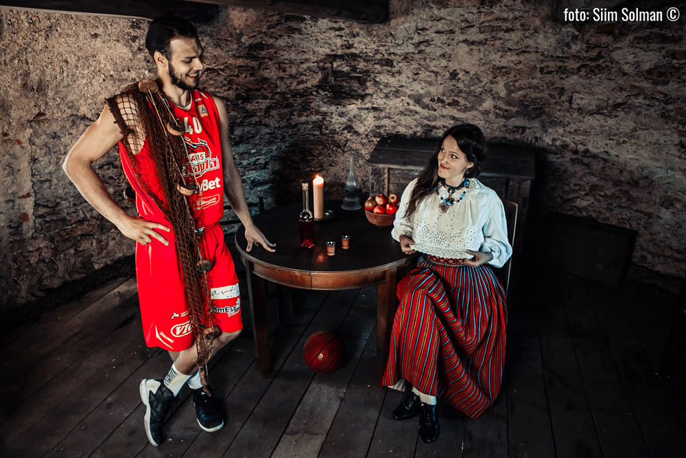 Raplamaa kalender ühendab korvpalli ja pärimuskultuuri