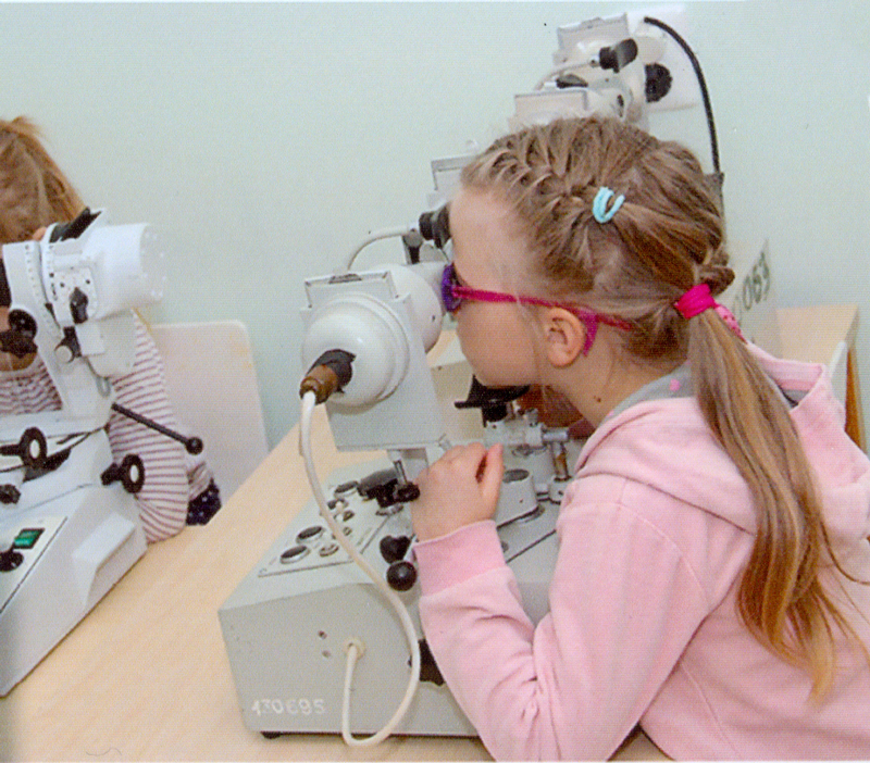 Lasteaias ravitakse ka silmi