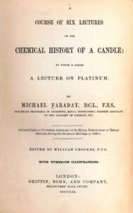Dorabella (Isabel Leonard), Despina (Danielle de Niese) ja Fiordiligi (Susanna Phillips) Mozarti ooperis „Nii teevad kõik naised” ehk „Così fan tutte”. Foto: Marty Sohl