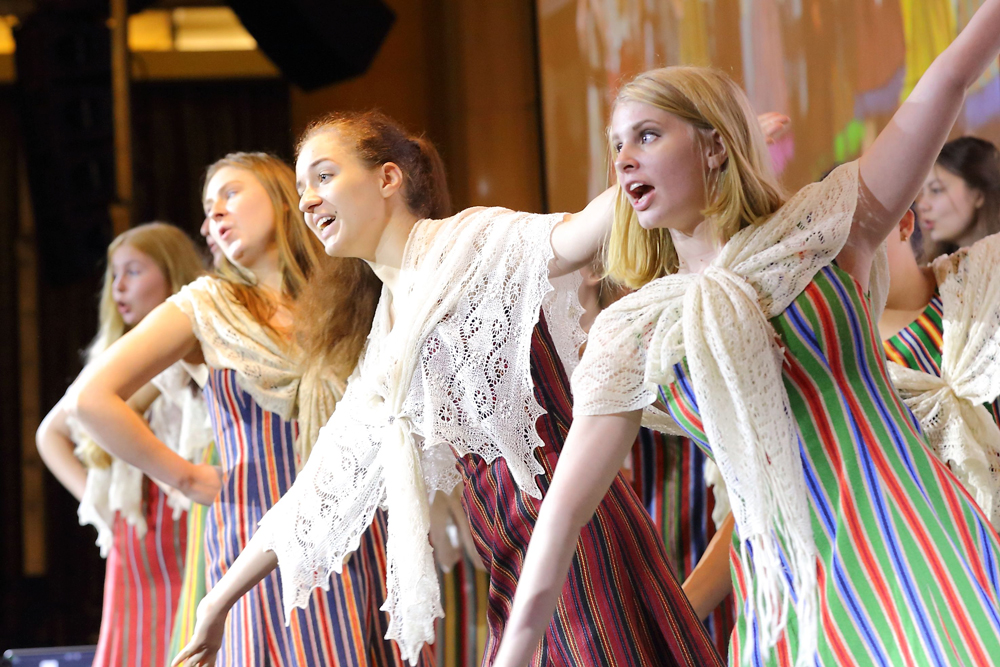 ETV tütarlastekoor laulis Singapuris neljas keeles