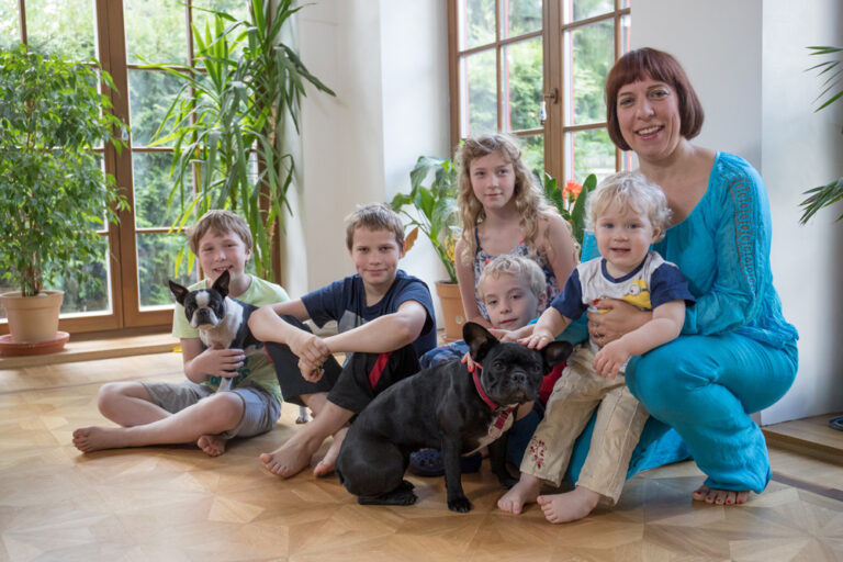 Ants ja Ann Roos on Steni muinasjutuvõistlust korraldanud juba ligi veerand sajandit. Foto: Peeter Langovits