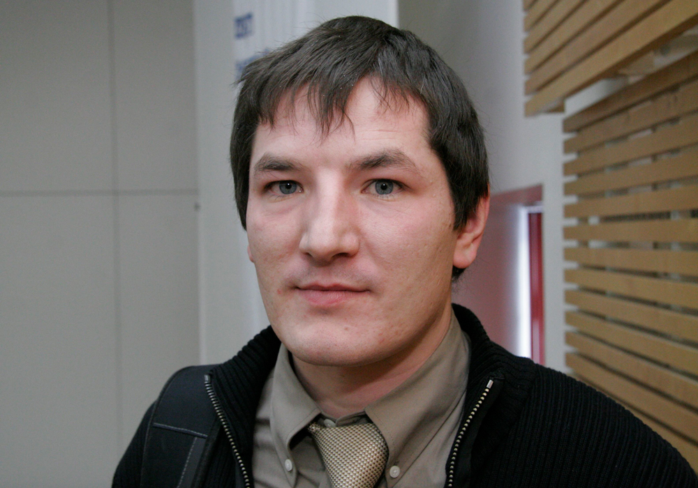 Eesti vanem pigem kontrollib, kui toetab oma lapsi