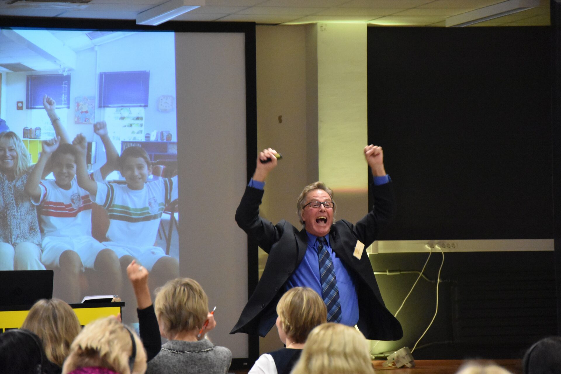 Neil ja Jane Hawkes: “Kooli roll ei ole enam kitsalt haridust anda”